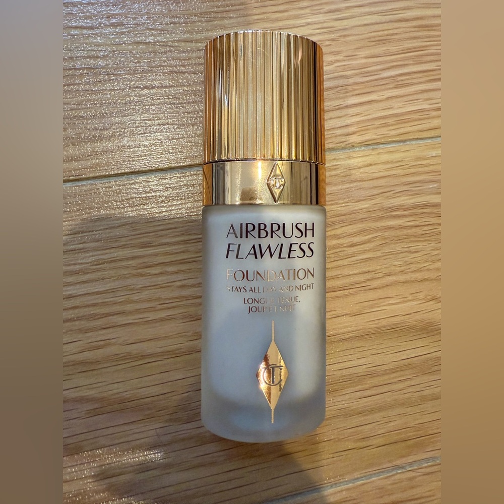 Charlotte tilbury airbrush flawless foundation 2 neutral